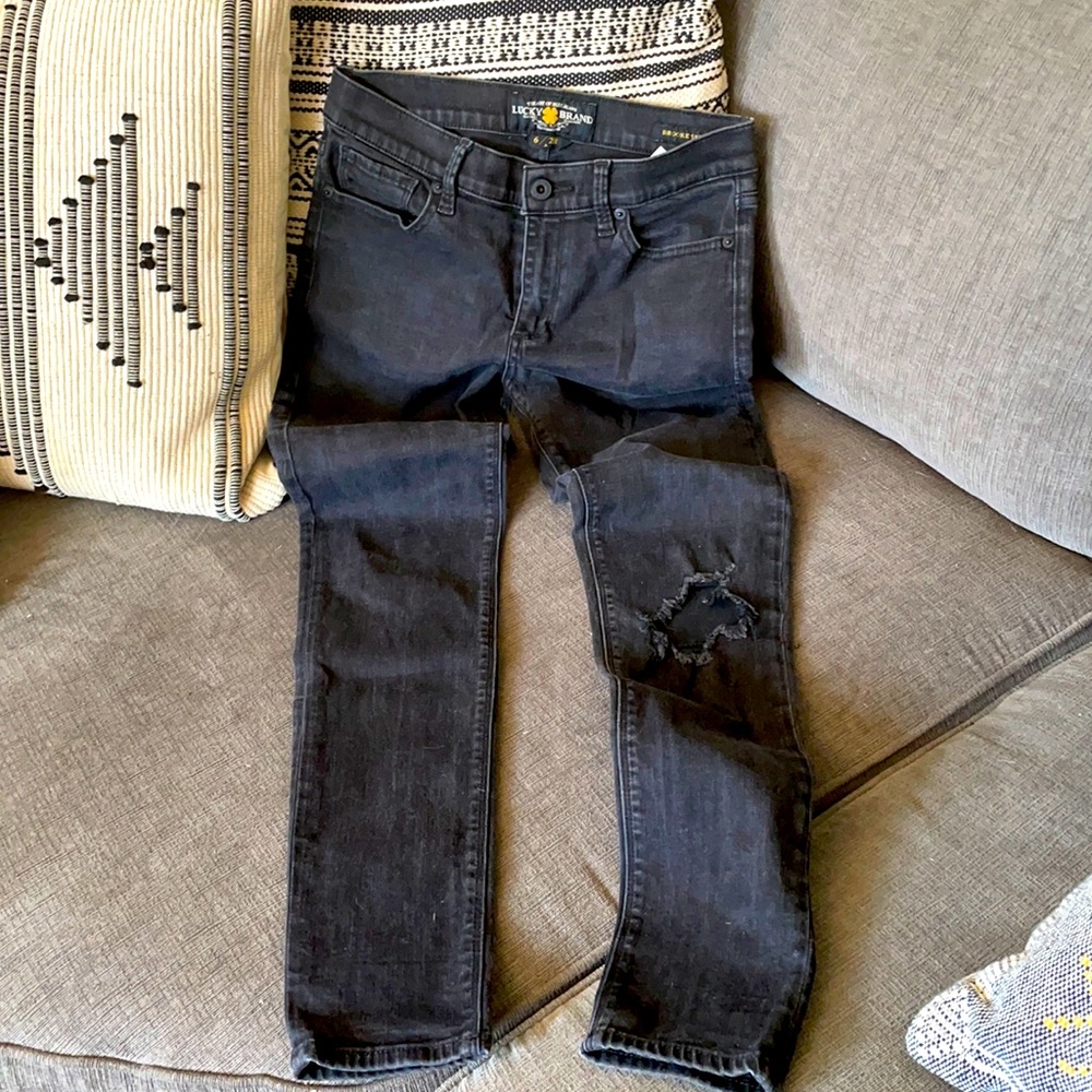 Very cute Lucky Brand jeans!